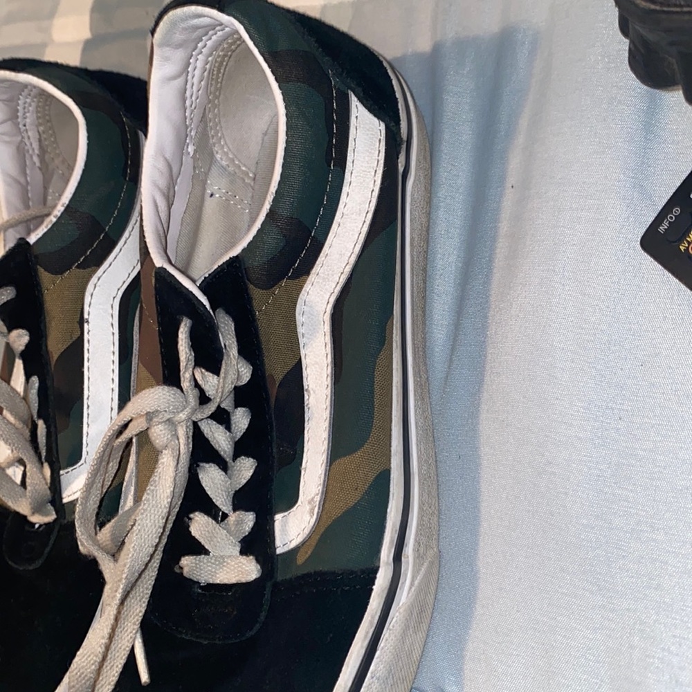 Shoes - Picture 2 of 3